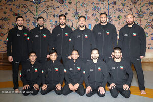 فیلم / حضور اعضای تیم ملی کشتی آزاد در بقیع