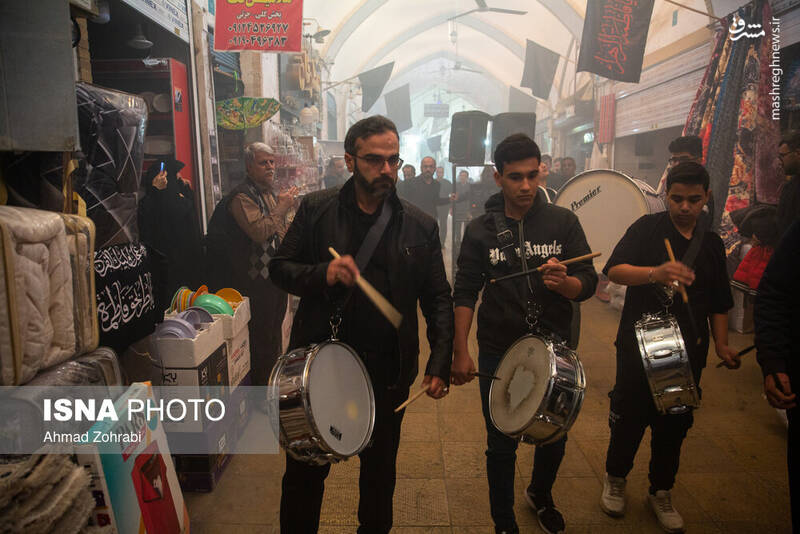 عکس / چهارپایه خوانی ایام فاطمیه در بازار قم 23