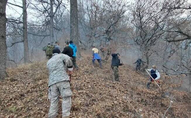  عملیات اطفای حریق در دل جنگل الیت