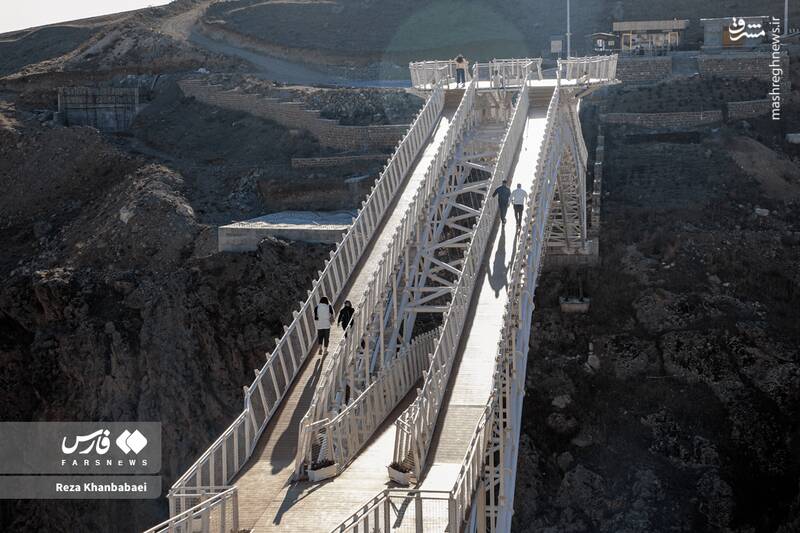 عکس / پل معلق "ورگه‌سران" نوآوری ایرانی در ارتفاع 100 متری 2