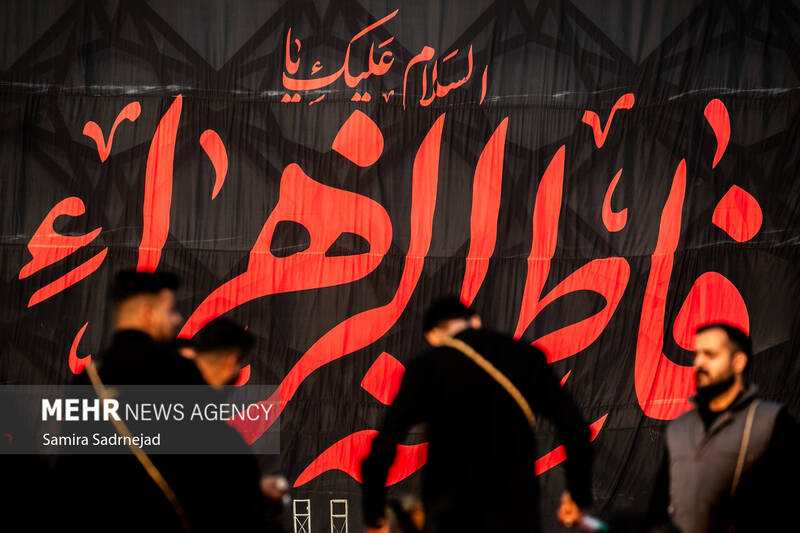 آیین سنتی سمنوپزان در میدان امام حسین (ع)