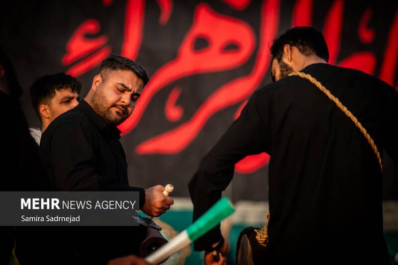 آیین سنتی سمنوپزان در میدان امام حسین (ع)