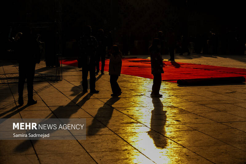 آیین سنتی سمنوپزان در میدان امام حسین (ع)