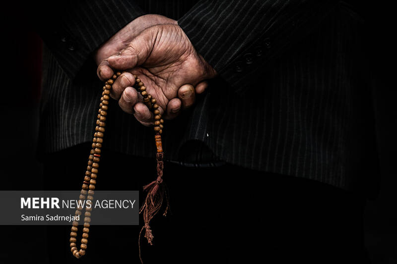 آیین سنتی سمنوپزان در میدان امام حسین (ع)