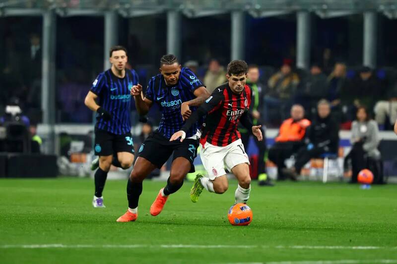 توپ،بازي،ميلان،دقيقه،اينتر،ضربه،مانيان،زد،گل،پايان،تورام