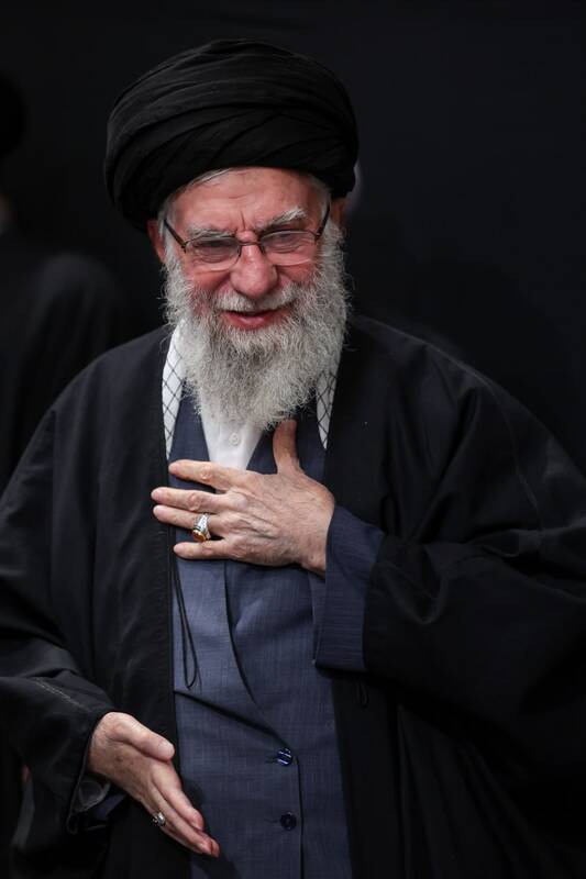 تصاویر مراسم شام شهادت حضرت زهرا (س) در حسینیه امام خمینی (ره) 9