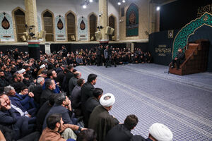 عکس/ آخرین شب مراسم عزاداری شهادت حضرت صدیقه(س) در حسینیه امام خمینی(ره)