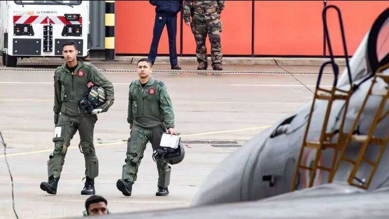 سوخوهای هندی در آسمان فرانسه سوخت گرفتند؛ اتحاد جدید علیه اژدهای چینی/ نگاهی به تمرین هوایی «گارودا ۲۰۲۵» +عکس و فیلم