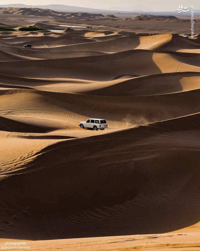 جلوه‌ای ناب از رمل‌های کویر پساب یزد 4