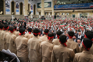 فیلم / نوای "ایران ای حریم رضا" در حسینیه امام (ره) طنین انداز شد