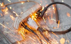 جان باختن کارگر جوان بر اثر برق‌گرفتگی در رشت