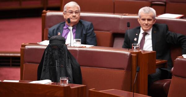 تعلیق کم‌سابقه سناتور استرالیایی پس از رفتار اسلام‌ستیزانه