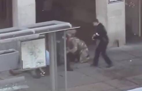 فیلم/ لحظه دستگیری فرد مهاجم در نزدیکی کاخ سفید