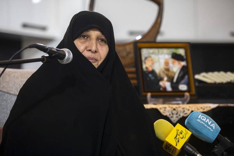 فیلم/ رهبر انقلاب در پاسخ به نامه نوه شهید حاجی‌زاده چه نوشتند؟