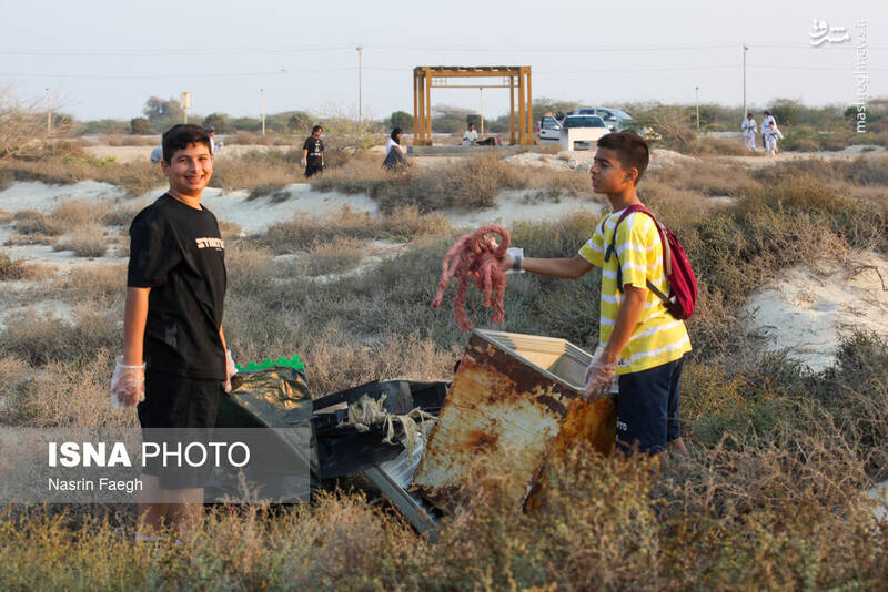 عکس / پاکسازی سواحل کیش 11