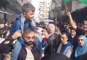 فیلم/ استقبال گسترده از کودکان زخمی غزه در "اردوگاه البداوی"