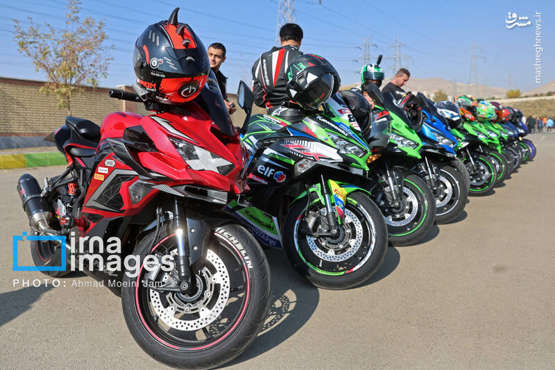 عکس / همایش موتورسیکلت و خودرو های کلاسیک و اسپرت