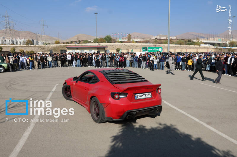 عکس / همایش موتورسیکلت و خودرو های کلاسیک و اسپرت 18