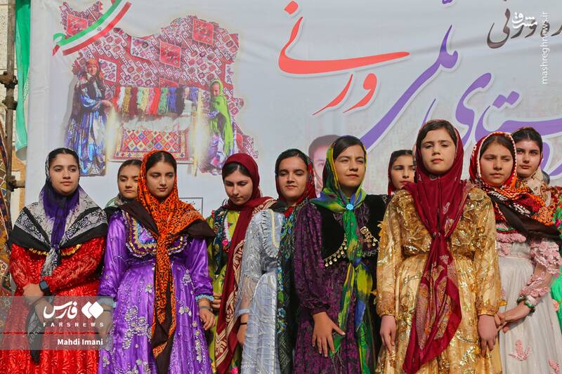 عکس / جشنواره‌ای با تاروپود عشق 18