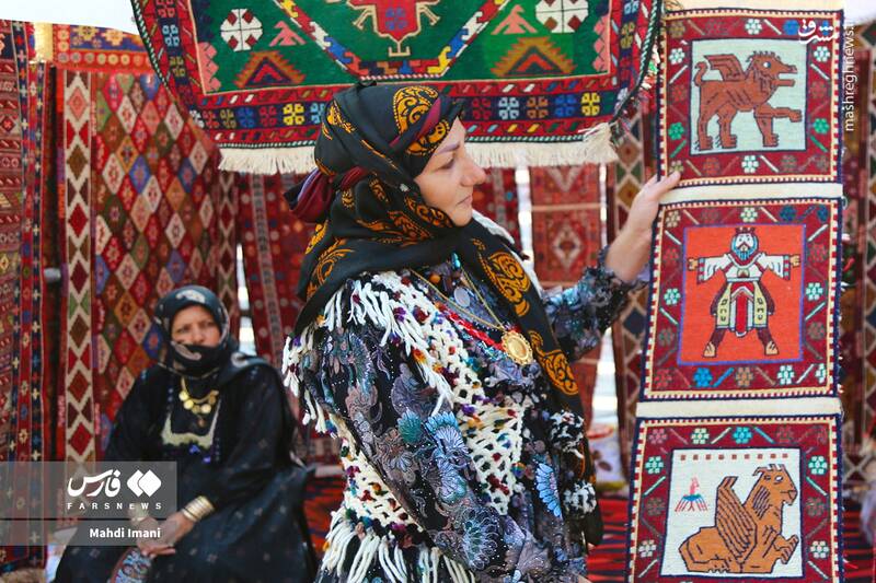 عکس / جشنواره‌ای با تاروپود عشق 16