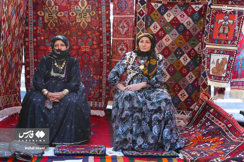 عکس / جشنواره‌ای با تاروپود عشق 12