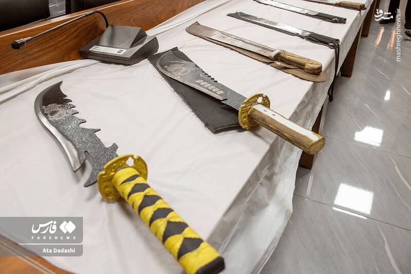 عکس / کشفیات سپاه تبریز در ایست و بازرسی‌های بسیج 22