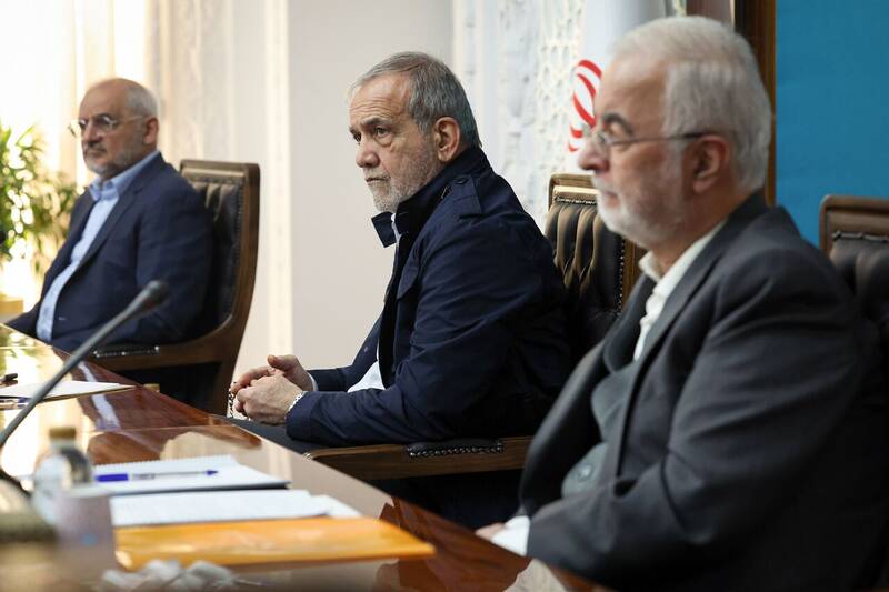 مصرف،مديريت،رئيس،كارگروه،برق،جمهور،انرژي،توليد،پزشكيان،خورشي ...