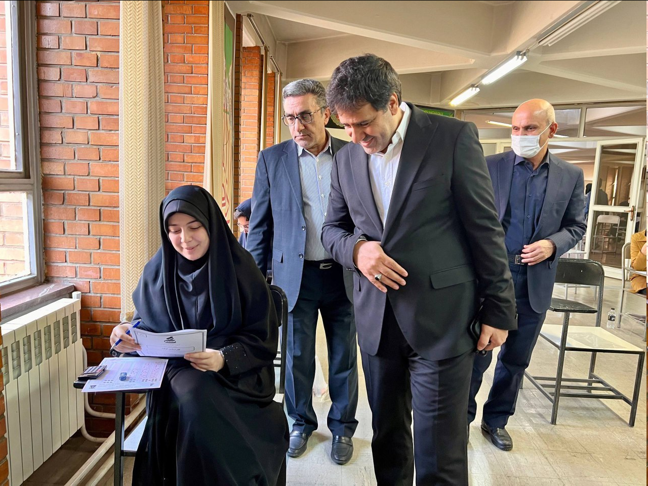 برگزاری آزمون استخدامی شرکت پتروشیمی تبریز/ تأکید بر عدالت شغلی و جذب نیروهای متخصص؛ نظارت میدانی مدیرعامل بر روند برگزاری