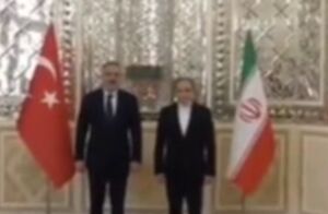 فیلم / استقبال عراقچی از وزیر خارجه ترکیه