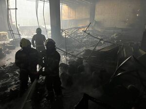 نجات 30 نفر از آتش‌سوزی برج 20 طبقه در حال ساخت در تهران