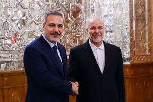 عکس / دیدار وزیر امور خارجه ترکیه با قالیباف