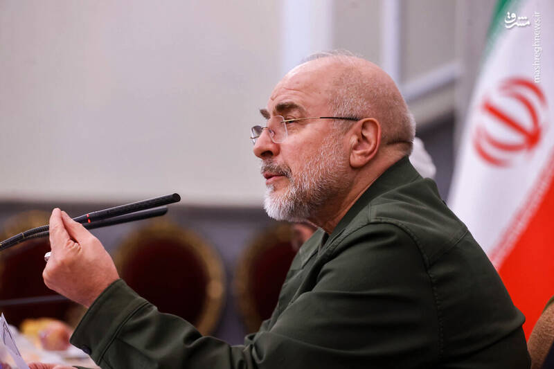 عکس / نشست صمیمانه قالیباف با مدیران رسانه‌های کشور 48