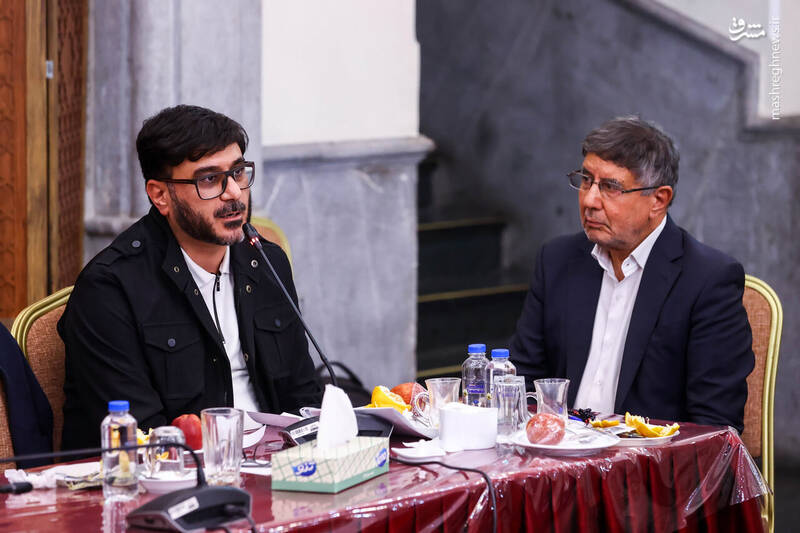 عکس / نشست صمیمانه قالیباف با مدیران رسانه‌های کشور 45