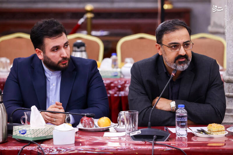 عکس / نشست صمیمانه قالیباف با مدیران رسانه‌های کشور 31