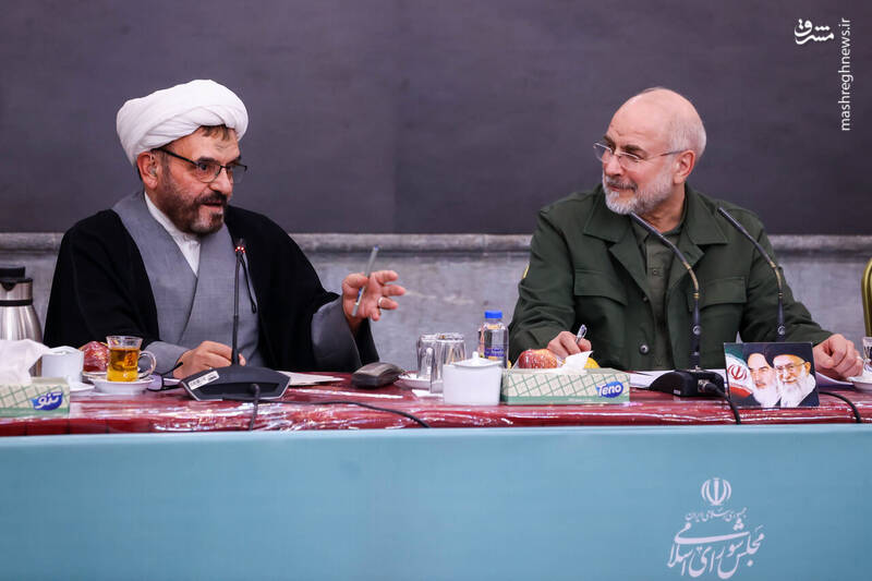 عکس / نشست صمیمانه قالیباف با مدیران رسانه‌های کشور 32