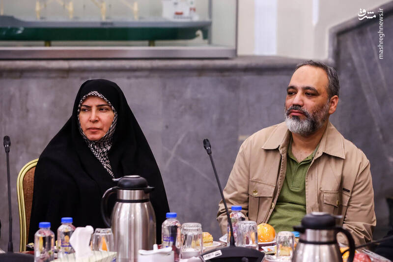 عکس / نشست صمیمانه قالیباف با مدیران رسانه‌های کشور 22