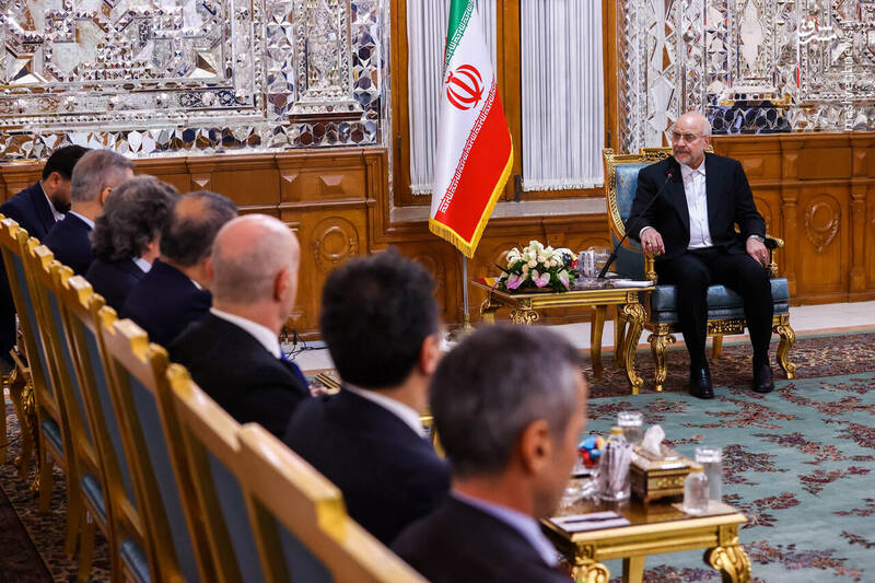 عکس / دیدار وزیر امور خارجه ترکیه با قالیباف 13