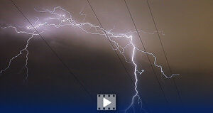 تصاویری از رعد و برق شدید در آسمان تهران