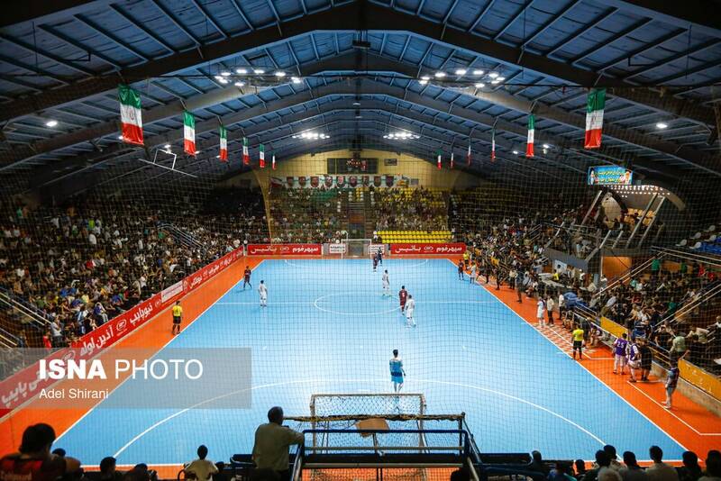 فوتسال،رشته،زمين،رفتارهايي،درگيري،تماشاي،تماشاگران،تنش،بازيك ...