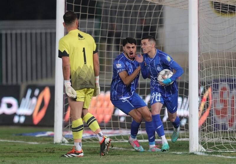 حریفان دست ستاره استقلال را خواندهاند