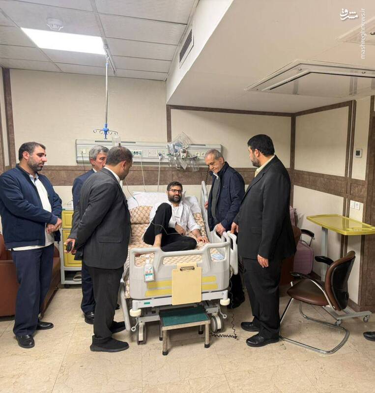 عکس / عیادت پزشکیان از سقاب اصفهانی 2