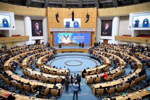 فیلم / پزشکیان پای درد دل معلولان نشست