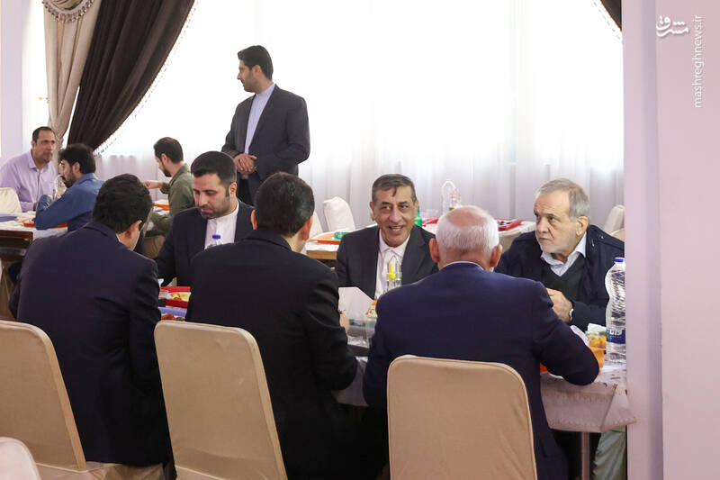 عکس / حضور پزشکیان در ناهارخوری کارکنان نهاد ریاست‌جمهوری 2