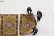 عکس/ مفروش شدن صحن ‌مطهر علوی با فرش ایرانی