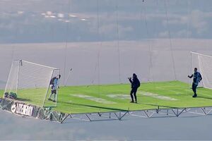 شادی رونالدویی در ارتفاع ۱۸۰۰ متری +فیلم