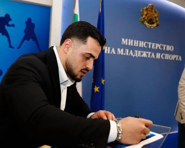 بلغارستان،قرارداد،كشور،كارلوس،فدراسيون،حمايت،وزنم،متشكرم