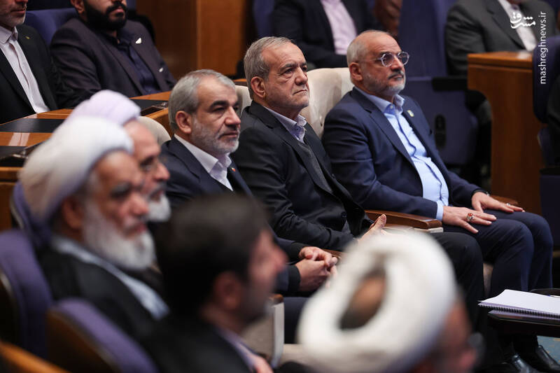 عکس / حضور رئیس جمهور در همایش بین‌المللی حقوق ملت و آزادی‌های مشروع 4