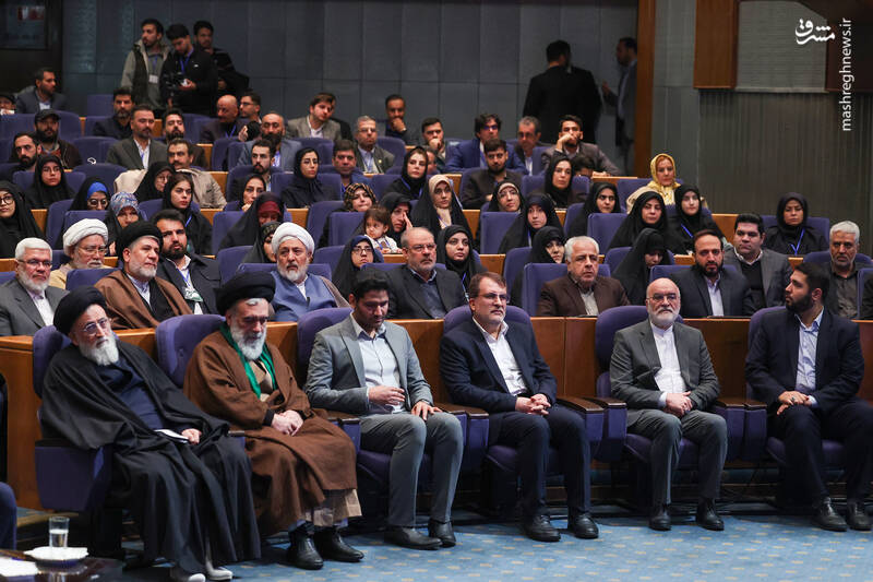 عکس / حضور رئیس جمهور در همایش بین‌المللی حقوق ملت و آزادی‌های مشروع 17