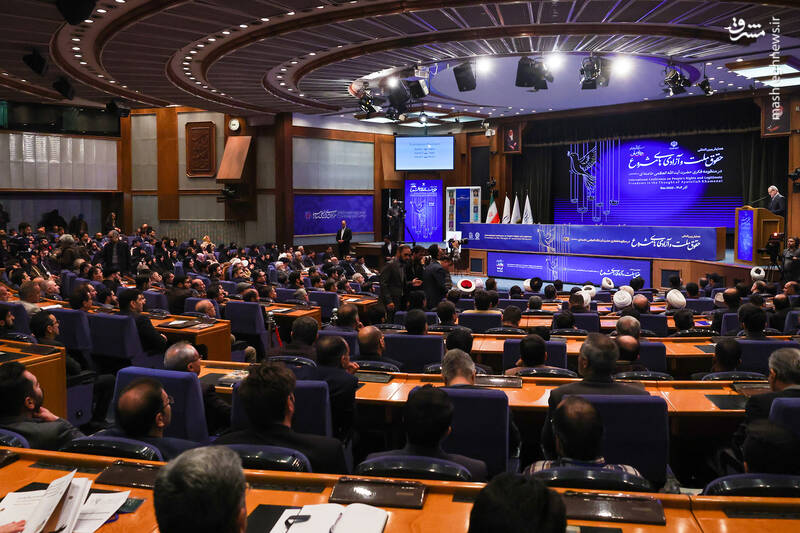 عکس / حضور رئیس جمهور در همایش بین‌المللی حقوق ملت و آزادی‌های مشروع 23