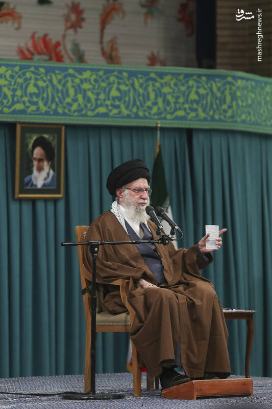 عکس / دیدار هزاران نفر از زنان و دختران با رهبر انقلاب 38